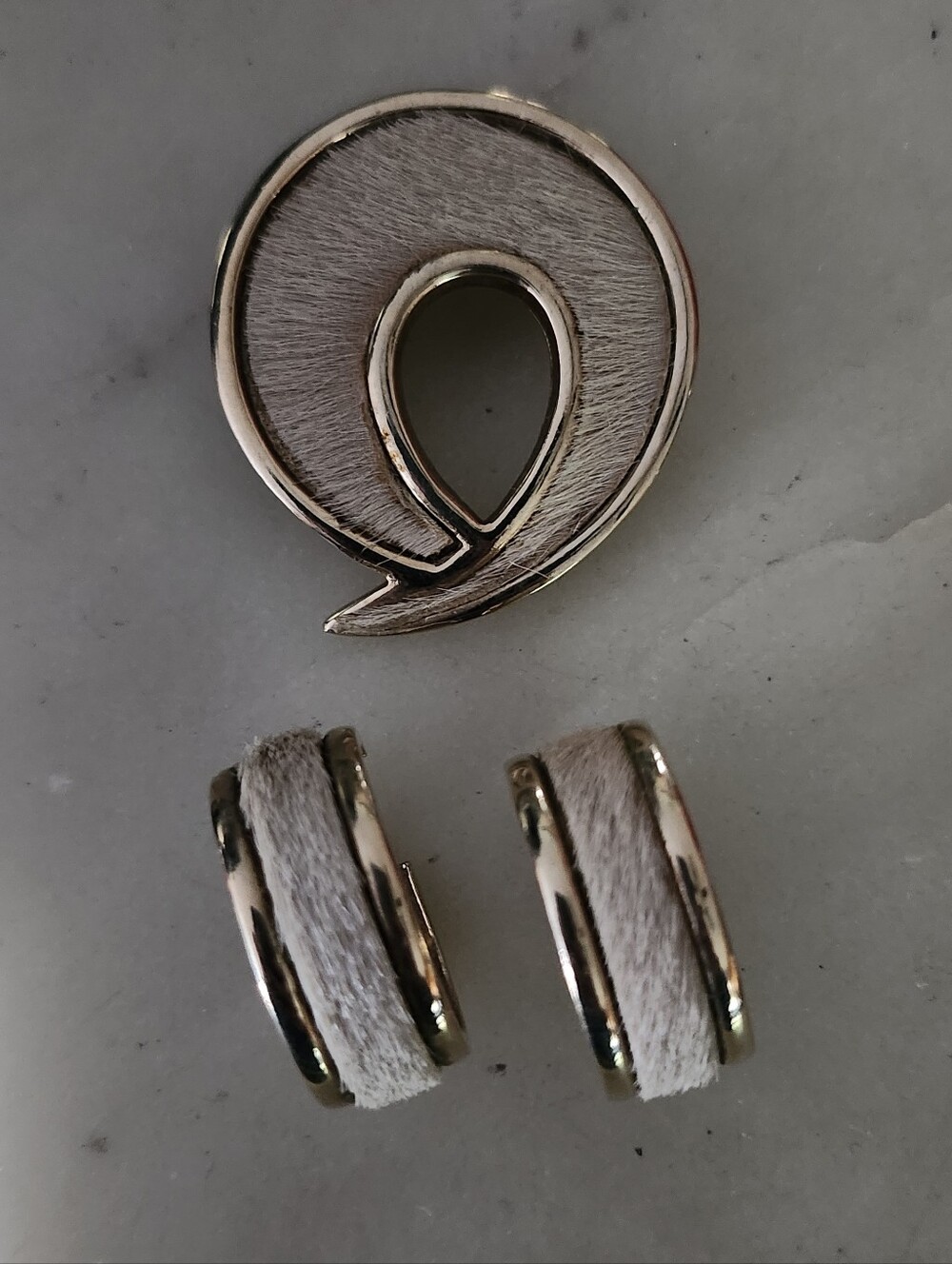Vtg Bergere Faux Fur Brooch & Matching Clip On Earrings Set